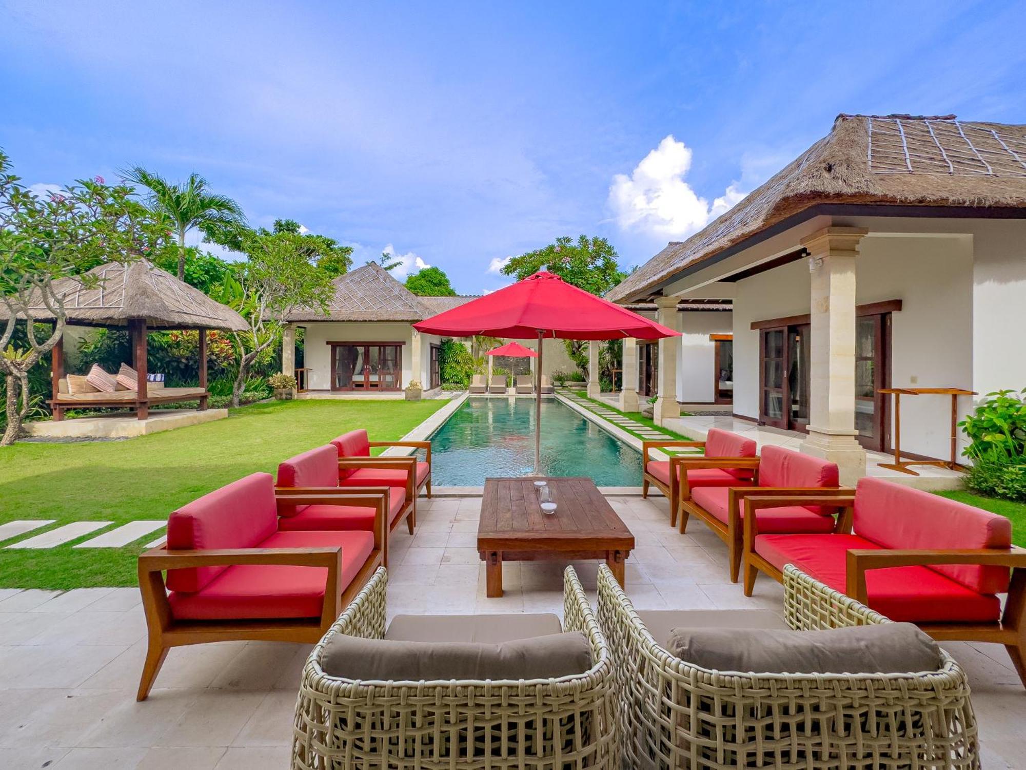 Villa Bugis Drupadi Seminyak Rum bild