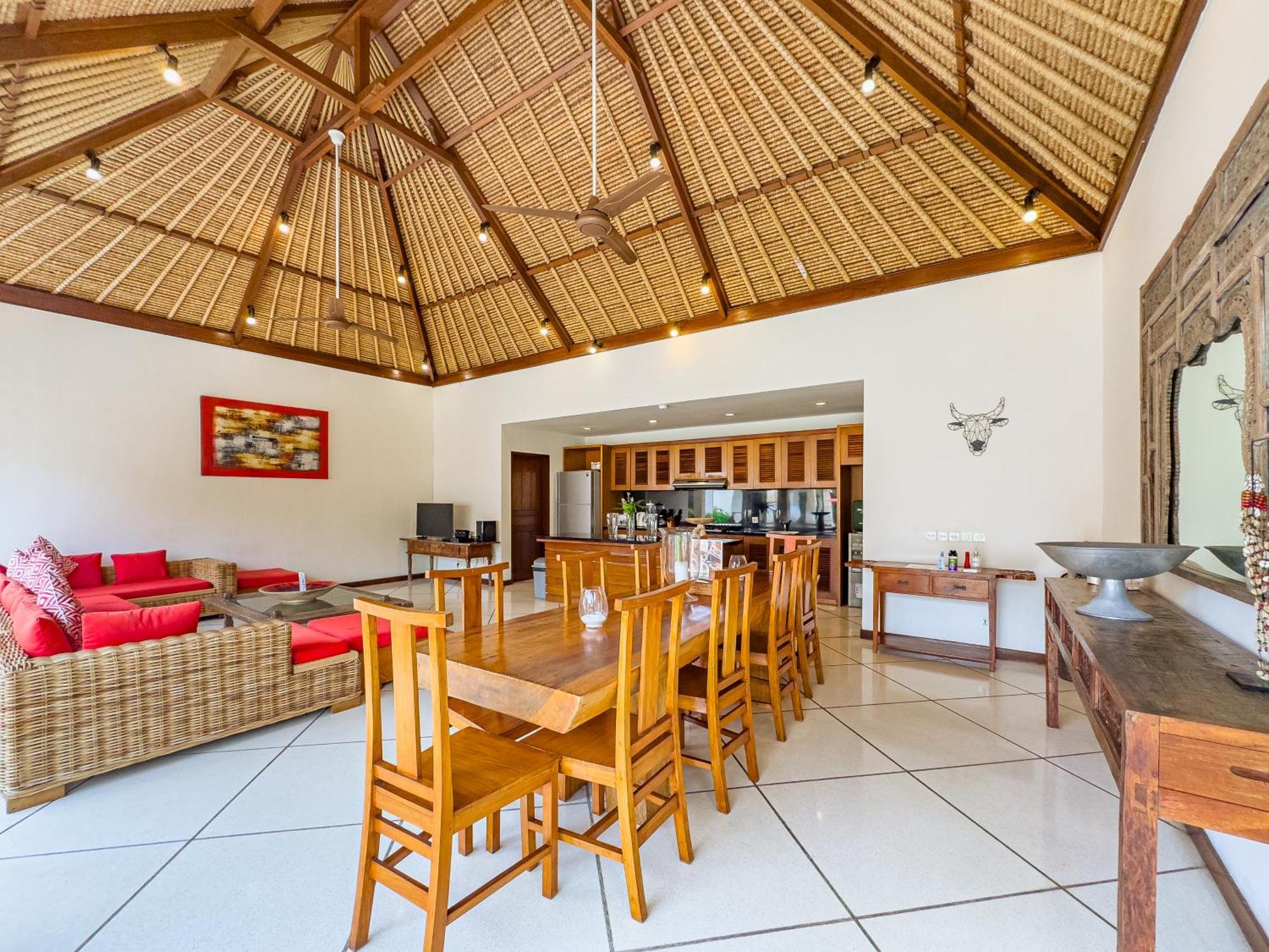 Villa Bugis Drupadi Seminyak Rum bild