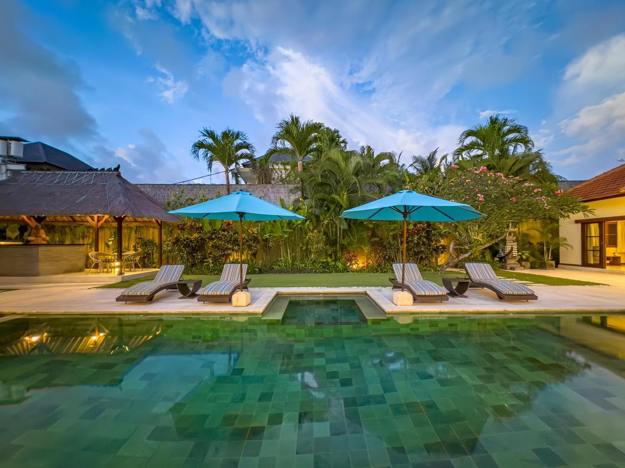 Villa Bugis Drupadi Seminyak Rum bild