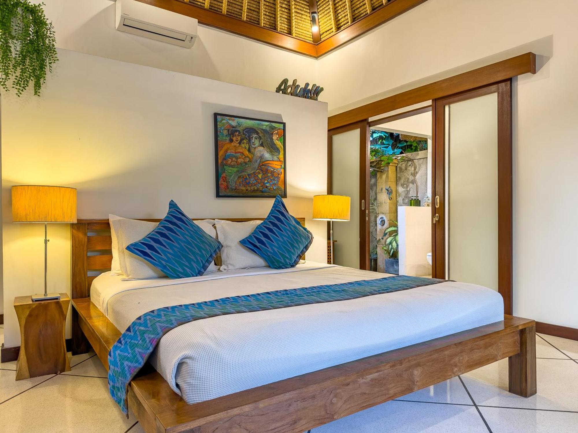 Villa Bugis Drupadi Seminyak Rum bild
