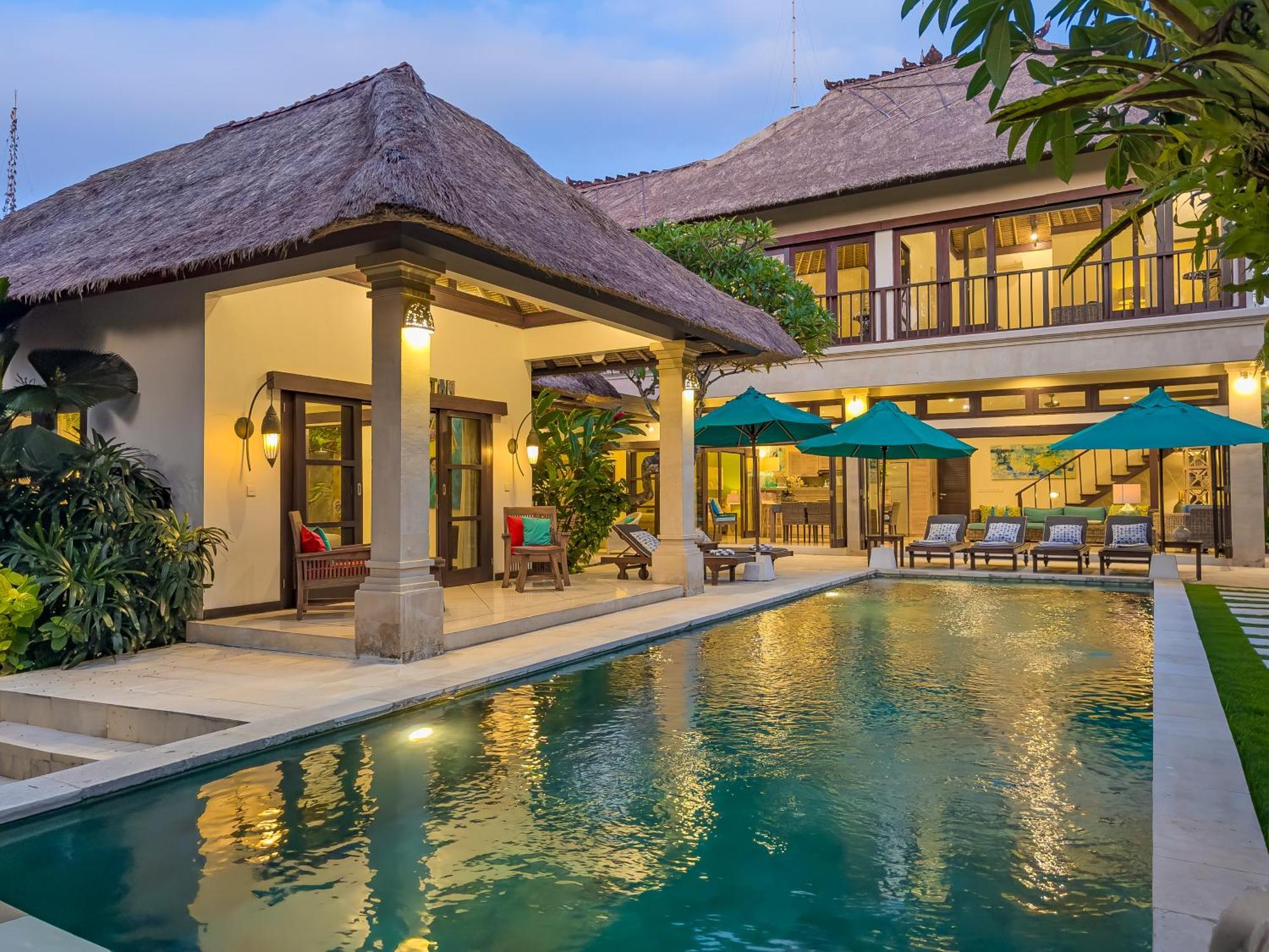 Villa Bugis Drupadi Seminyak Rum bild