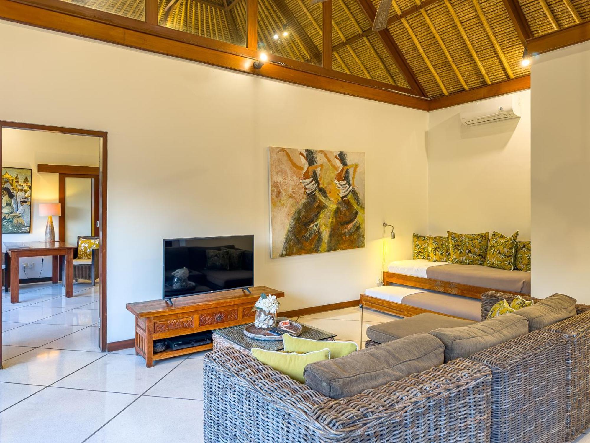 Villa Bugis Drupadi Seminyak Rum bild