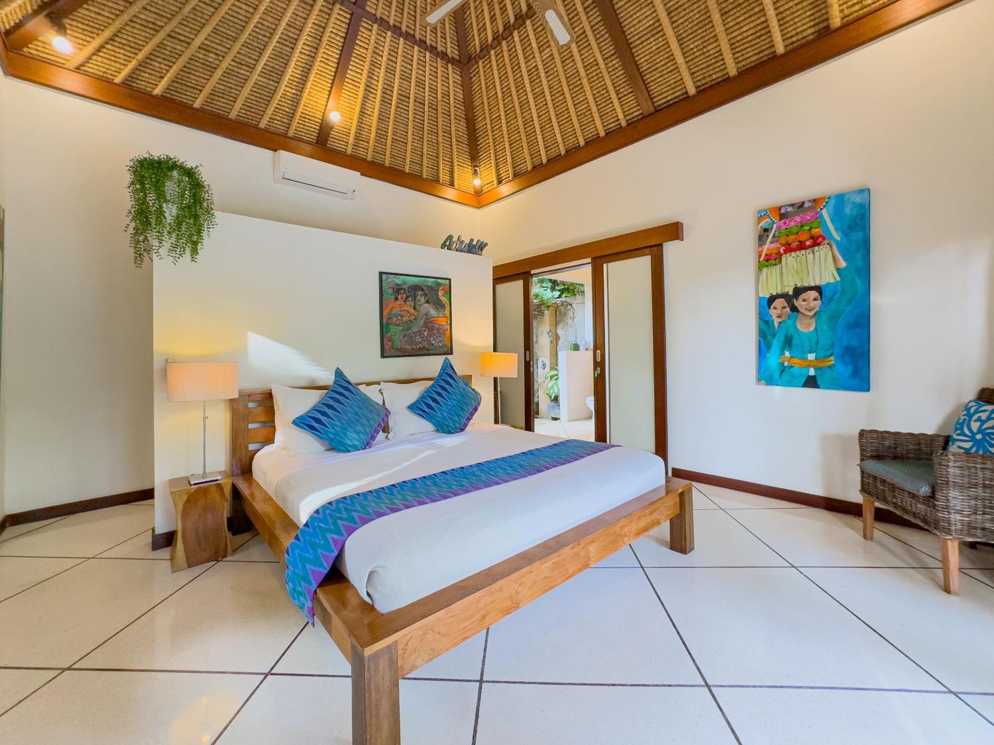 Villa Bugis Drupadi Seminyak Rum bild